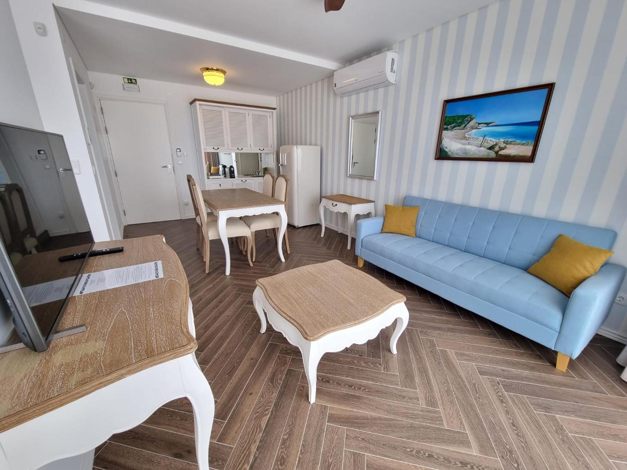 Ocean View Apartments Лориньян Экстерьер фото